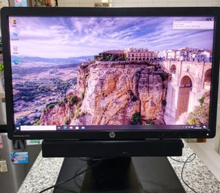 Monitor HP E201 20 Rotabile + Soundbar