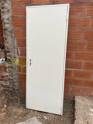 Puerta chapa trastero exterior