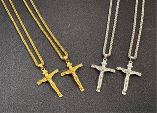 Conjunto de 4 Colares com Cruz