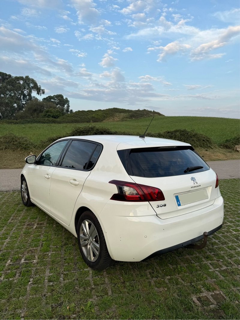 Peugeot 308 5P Allure Pack BlueHDi S&S MAN 2021