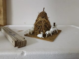 Accessori per presepe con pagliaio e pecorelle