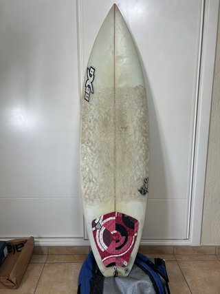 Tabla de surf 5.10 y neopreno talla S 3/2 + leash