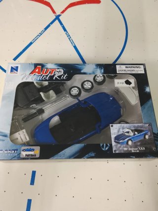 Maqueta NewRay 98 Jaguar XK8