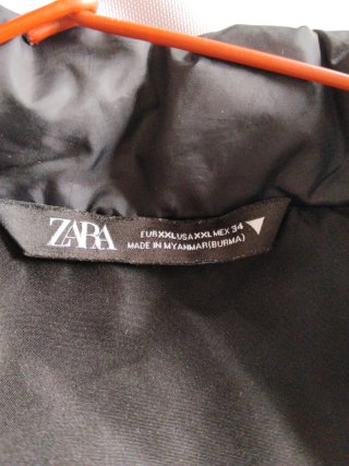Chaqueta Acolchada Negra Zara