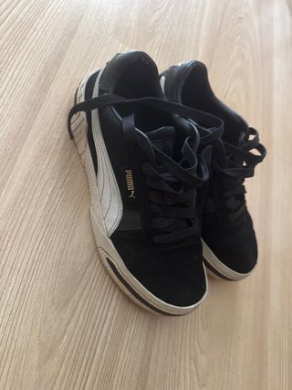 Zapatillas Puma Negras y Blancas