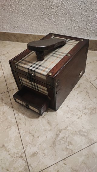 Zapatero Antiguo de Madera