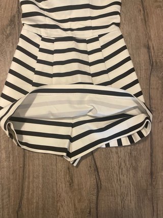 Mono falda pantalón rayas XS