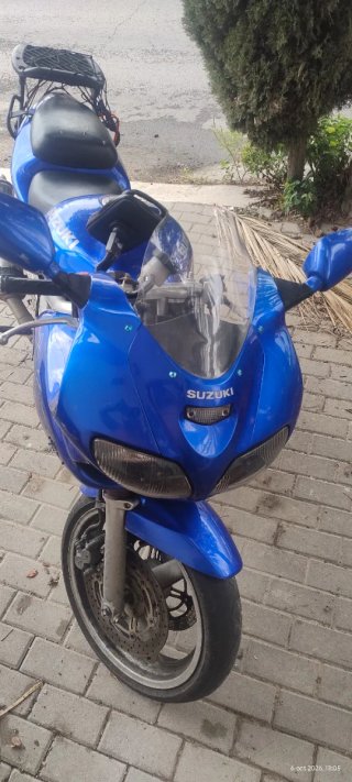 Moto Suzuki SV 650 Azul