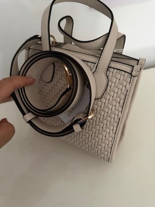 Bolso Guess Silvana Mini Beige original
