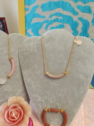 Antiguos Broches y Collar