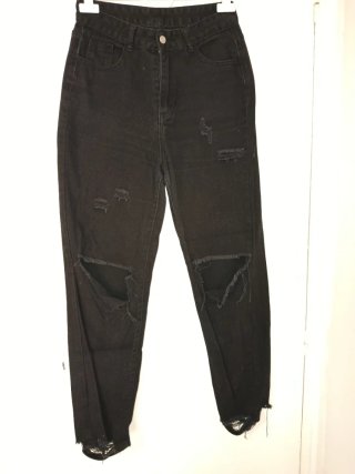 Pantalón Vaquero Negro Roto