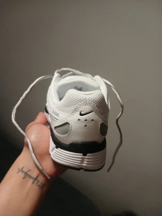 Zapatillas Nike P-6000 Blancas y Negras