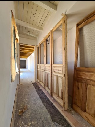 Puertas antiguas y carpintería a medida