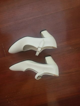 Zapatos tacón niña blancos, número 24
