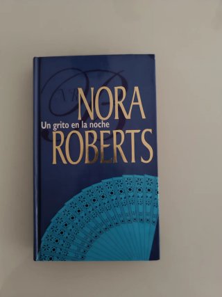 Libro un grito en la noche - Nora Roberts