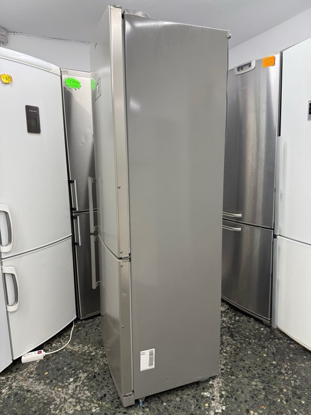 Nevera Smeg plateada