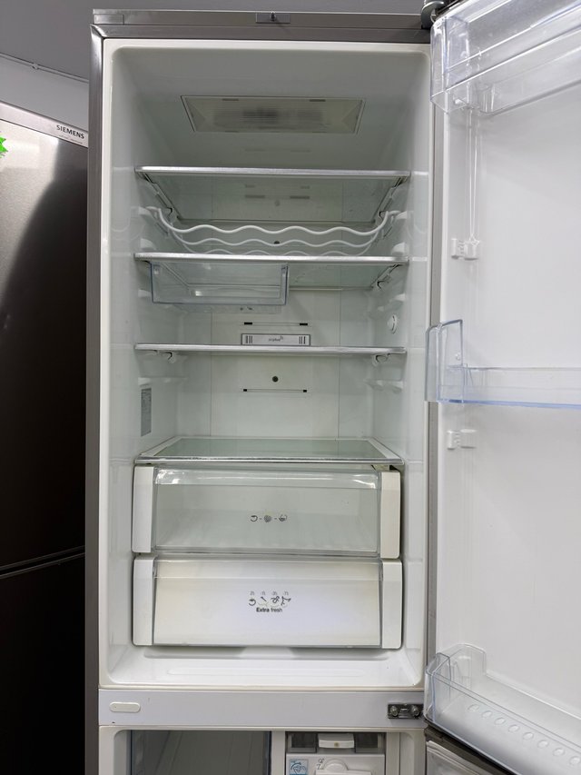 Nevera Smeg plateada