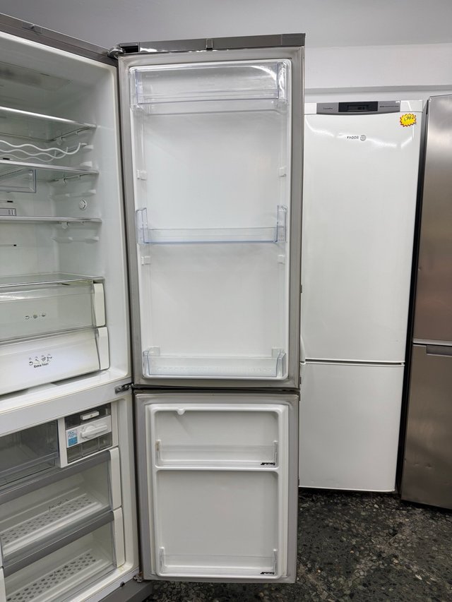 Nevera Smeg plateada