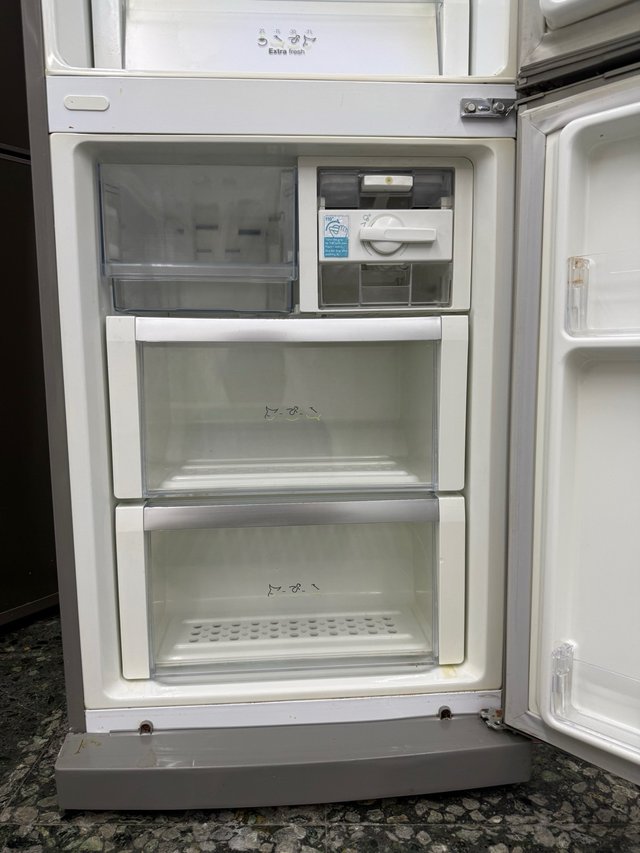 Nevera Smeg plateada