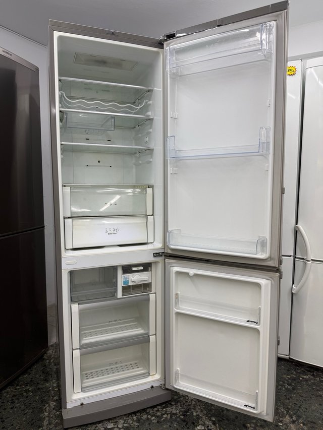 Nevera Smeg plateada
