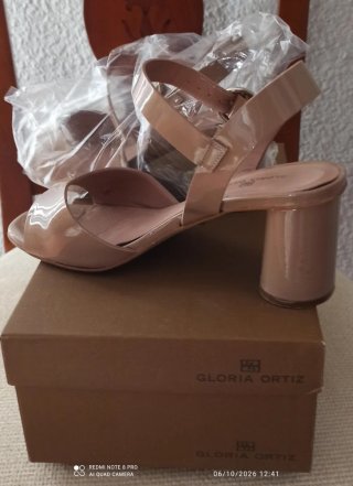 Sandalias de Tacón Gloria Ortiz Taupé