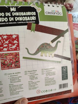 Libro Mi mundo de dinosaurios diseña. Plantillas y