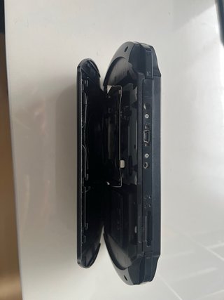 PSP E1000 poco usata con caricatore e custodia
