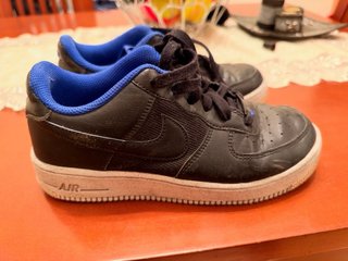 Zapatillas Nike Air Force 1 Negras y Azule
