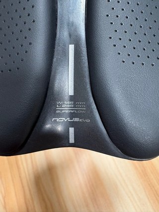 Sillín Selle Italia Novus Boost Superflow Titanio