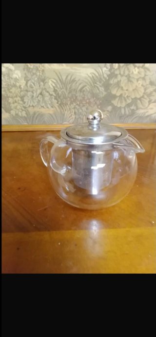 Teiera in vetro con infusore