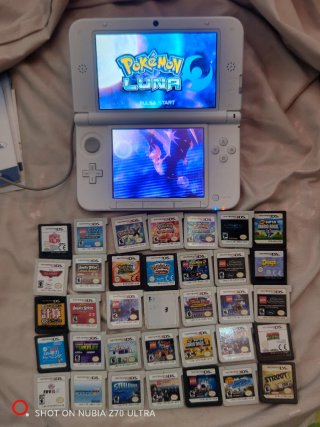 Nintendo 3DS XL Bianca con 28 Giochi