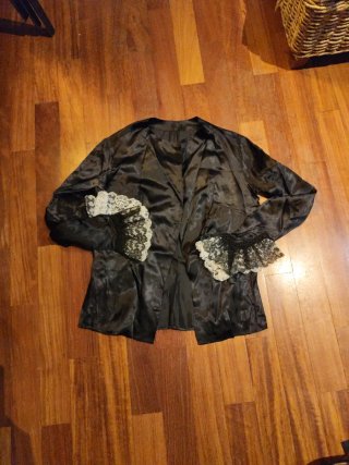 Blusa Baturra Negra con Encaje