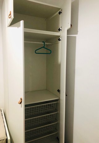 Armario IKEA Blanco tiradores cuero 80x58x220.