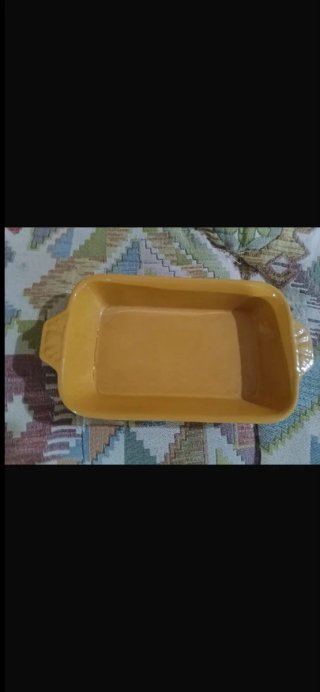 Teglia in ceramica gialla