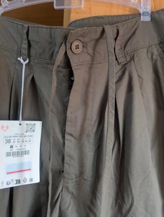 Pantalón Zara caqui talla 38
