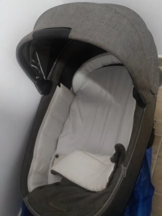 Cuco Cybex e-priam + colchón y 3 fundas impermeabl