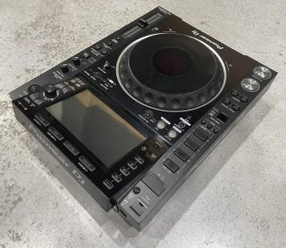 Pioneer DJ CDJ-2000NXS2 + Flightcase