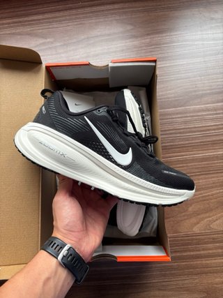 Zapatillas Nike Vomero 18 Talla 39