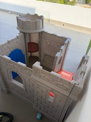 Castillo infantil con tobogán
