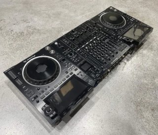 2x Pioneer DJ CDJ-3000 + DJM-A9