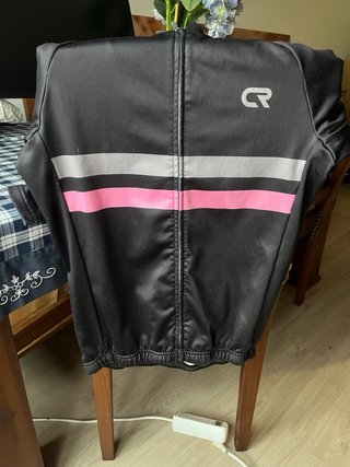 Maillot con sus dos partes en buen estado.