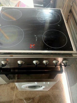 Horno Zanussi con Vitrocerámica