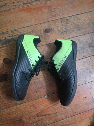 Zapatillas fútbol hombre negro/verde 100