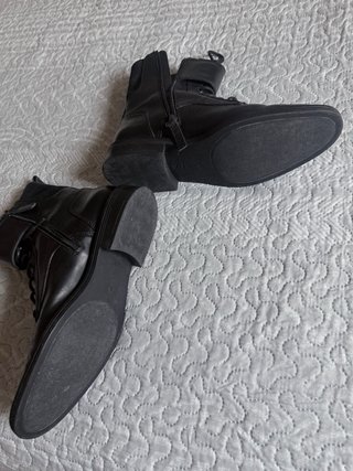 Botines de piel negros