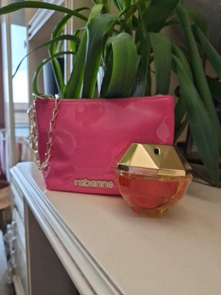 Neceser Rabanne Fucsia Charol + Perfume Lady Milli