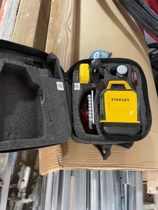 Nivel Láser Stanley con Maletín
