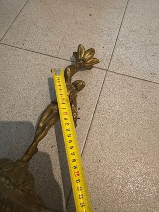 Escultura bronce figura hombre modernista