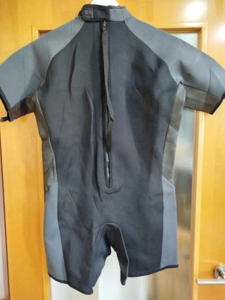 Traje de neopreno corto para buceo