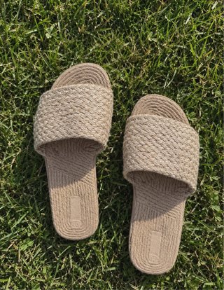 Sandalias tipo pala beige
