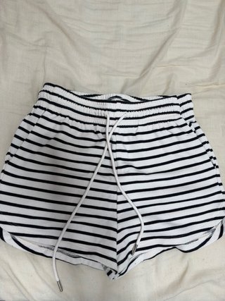 Pantalón corto de rayas